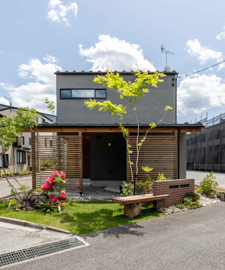 1社目：株式会社テクノホーム